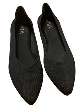 MIA Black Pointed Toe Flat Shoe Size 8